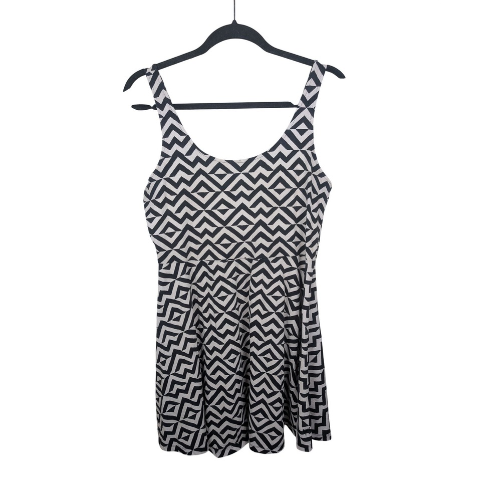 Victoria's Secret PINK Geometric Chevron Fit & Flare Skater Dress Black White L